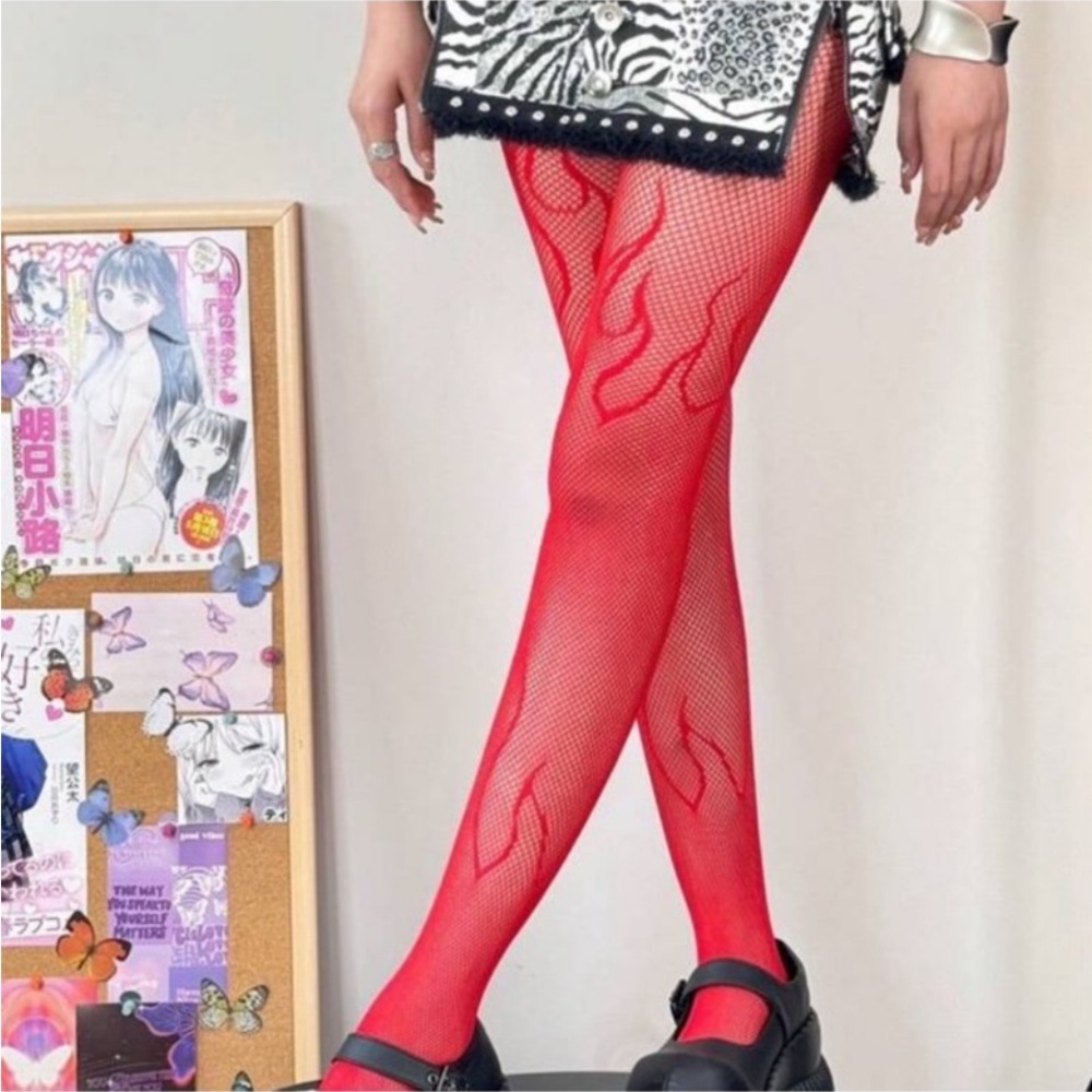 Red Fishnet Patterned Tights - Picture 2 of 3